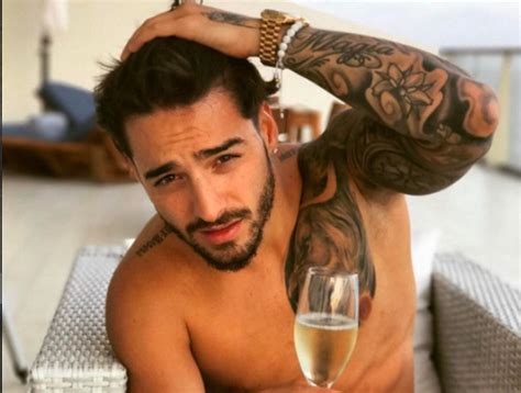 Ha dado vida a nuestro nuevo vicio a través de unas melodías que han penetrado en nuestra guaracha (la guaracha, mijo, la guaracha): Corto video de Maluma donde promociona su nueva canción ...