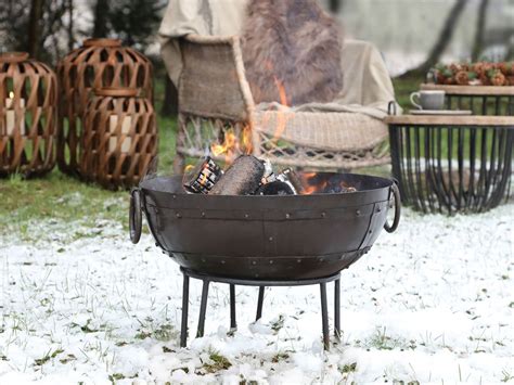 Grimaud sind wunderbare unikat holz artikel von chic antique. Alte Feuerschale Grimaud von Chic Antique günstig ...