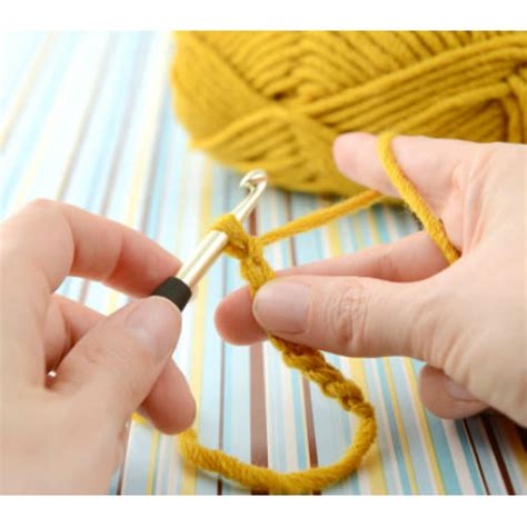 Learn to Crochet: Crocheting 101 Classes - Fabricate Studios
