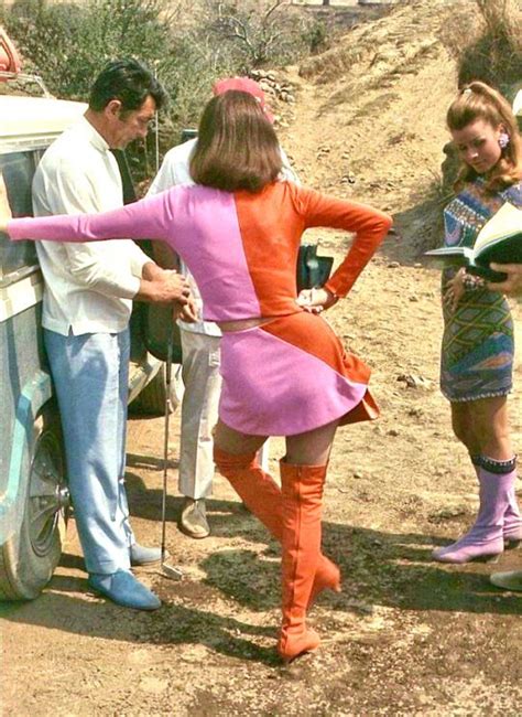 The ambushers, as the other films, is played for laughs. Dean Martin, Janice Rule (back to camera), Senta Berger ...