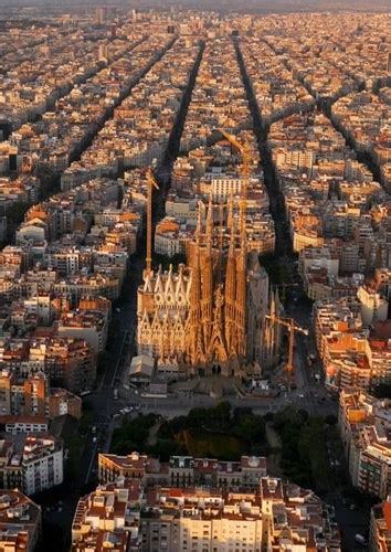 Perché barcellona è tutto e il suo contrario: Viaggio di studio a Barcellona. Sulle tracce dei ...