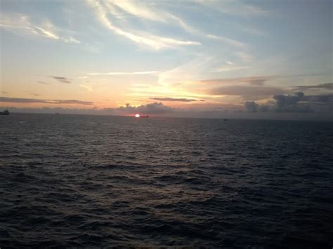 It is at the bank of the ocean with the beautiful site of third mainland bridge and the vehicles passing by making it a nice place to relax. Photos Of The Sunrise Over Lagos Lagoon - Travel (3) - Nigeria