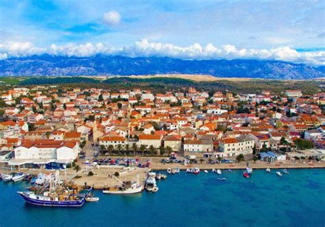 Izleti gliserom na obližnje otoke, ronjenje s maskom i veslanje jedni su od najpopularnijih aktivnosti na moru na otoku pagu. Appartamenti a Pag: ecco perché alloggiare a Novalja (Croazia)
