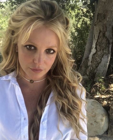 Veja imagens de alta qualidade seguindo a etiqueta '#free britney hulu'. Britney Spears' conservatorship is the subject of a new FX documentary