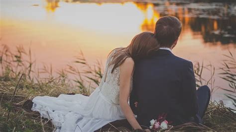 Kata ucapan happy anniversary merupakan kata kata romantis yang digunakan oleh para kawula muda untuk dijadikan sebagai kata ucapan di hari jadiannya dengan pasangan. 15 Ucapan Selamat Ulang Tahun Pernikahan yang Keren | PosKata
