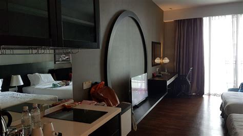 To meet any special dietary requirements, halal diet is. The Shore Hotel & Residences, Melaka - Bercuti Bersama