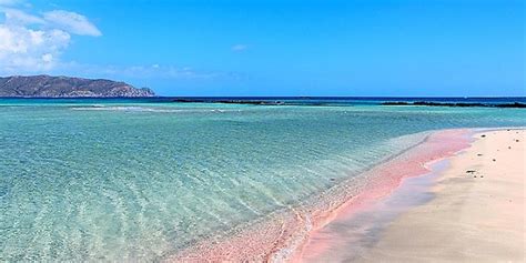 When the weather is fine it is possible to walk to the island through the shallow water. ΤΟ ΕΛΑΦΟΝΗΣΙ ΣΤΙΣ 10 ΚΑΛΥΤΕΡΕΣ ΠΑΡΑΛΙΕΣ ΤΟΥ ΚΟΣΜΟΥ.