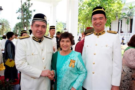 Negeri sembilan tourism negeri sembilan hotels negeri sembilan guest house. Street Sweeper Gets Awarded By Negeri Sembilan's Yang di ...