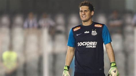 Jun 21, 2021 · o goleiro john não fez nenhum gol, nenhuma defesa espetacular ou no último minuto do clássico com o são paulo. Santos confirma venda de goleiro Rafael para o Napoli - ESPN