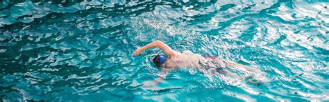 Dunque, per venire bene in foto, studiate! C'è nuoto e nuoto. Allenarsi al mare o in piscina? - Nuova ...