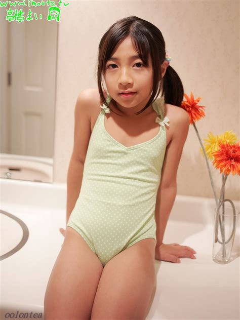 In japan, a junior idol (ジュニアアイドル), alternatively chidol (チャイドル chaidoru) or low teen (ローティーン rōtīn), is primarily defined as a child or early teenager pursuing a career as a photographic model (this includes both gravure and av). Japanese Junior Idol Blog Office Girls Wallpaper 9600 ...