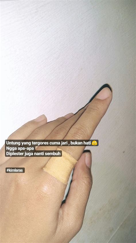 Kita ketahui, kereta penumpang milik pt kereta api indonesia (kai) ada kereta yang memiliki umur lebih dari 50 tahun. Contoh Sendi Putar - Mencari Soal