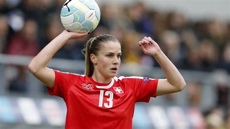Heute gibt's noch eines von drei angesetzten spielen. Schweizer Frauen-Nationalmannschaft will an die EM: Heute ist Stichtag - watson