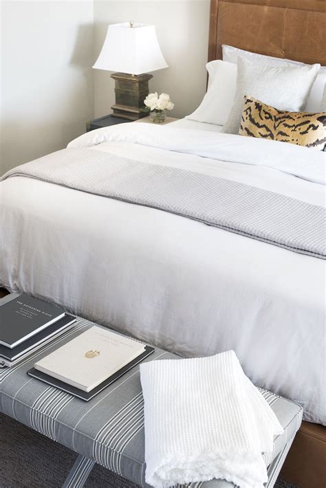 Walmart carries dozens of storage benches including entryway benches and hall tree benches, bedroom benches, kitchen benches, mudroom benches and indoor settee benches. Roundup : Ottomans & Benches for the End of Your Bed ...