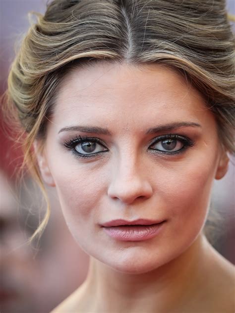 Successivamente, mischa barton recita in importanti film come il sesto senso e notting hill, nel 1999, e l'altra metà dell'amore, nel 2001. Mischa Barton - AlloCiné