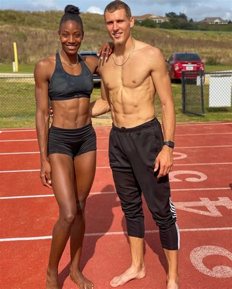 They start from blocks set in staggered positions and run in lanes. Shaunae Miller-Uibo (and her husband) : HottestFemaleAthletes