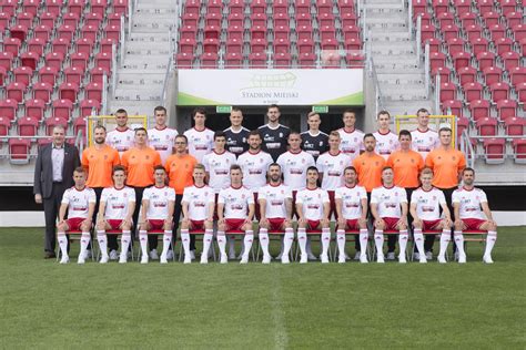 They are best known for their football club, but are represented in many sports such as basketball, volleyball, tennis, athletics and in the past ice hockey. Gryf Wejherowo - ŁKS Łódź 1 : 1 — Radio Łódź