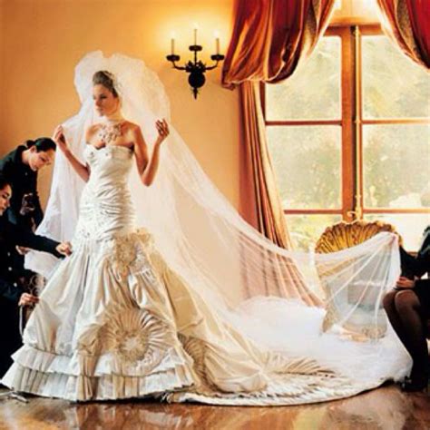 Ivana marie ivanka trump (/ɪˈvɑːŋkə/; Best wedding dress ever! Melania Trump in Christian Dior ...