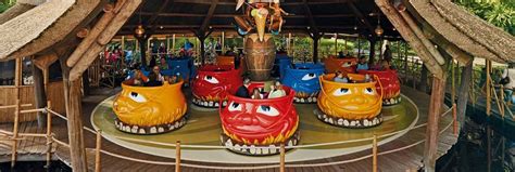 Il leur montra son briquet, son stylo, sa montre et les photos d'sa femme il leur chanta un grand air de gounod des chansons d'adamo, que dalle ! Monsieur Cannibale in Efteling | Pretpark Vergelijker.nl