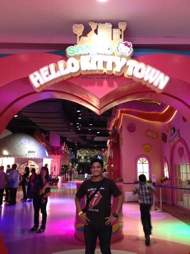 The hello kitty town was built in 2012 at a cost of rm110 million (s$36 million). Yuk Intip Rumah Hello Kitty di Johor