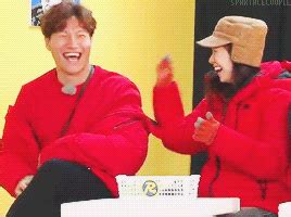 News broke first that kim jong kook and song ji hyo would be leaving the show, and before fans could properly digest that shocker then came news that neither wanted to leave and were in fact fired by the production and forcibly pushed out to make way for a major overhaul to try and revive ratings. Pin on Spartace Couple