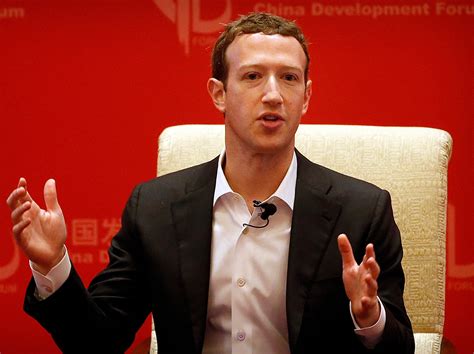 Mark zuckerberg trông như người ngoài hành tinh được gửi xuống trái đất để tạo ra một nền tảng trong khi đó, tài khoản jim cunningham ví hình ảnh zuckerberg lướt sóng như một bộ phim kinh dị. Mark Zuckerberg rejects claims fake news influenced Donald ...