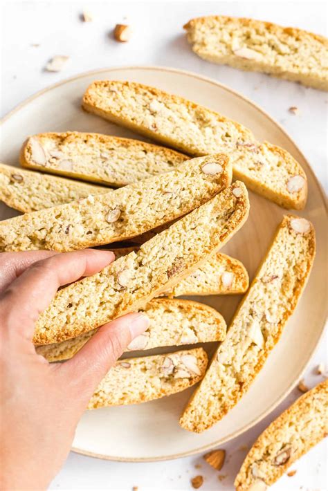 I had been wanting to make classic italian almond biscotti lately and finally did. Easy Gluten Free Almond Biscotti / Asiago Cheese And Almond Biscotti Flavia S Flavors : So to ...