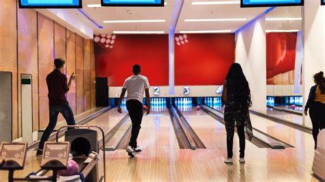 Are you prepared to run the funniest theme park ever?rule your bowling park and become the richest manager!upgrade your bowling equipment to attract more character to join your bowling. Bowling Tips for Left-Handers - Live to Bowl