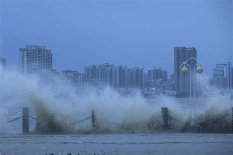 新聞標題 / 新闻标题 ― xīnwén biāotí ― news headlines. 颱風山竹在菲律賓奪25命 轉往香港廣東沿岸 | 國際 | 重點新聞 | 中央社 CNA