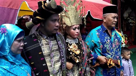 Kolonialisme merupakan sebuah sistem di mana suatu negara menguasai rakyat dan sumber daya negara lain. PERNIKAHAN ADAT MANDAILING DI TANAH MELAYU { IIM & NABILA ...