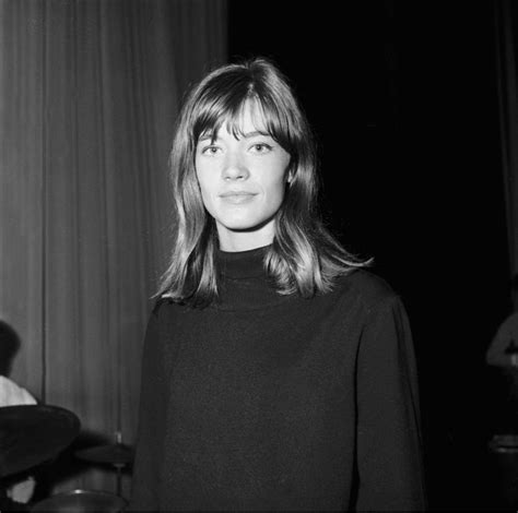 Retrouvez toutes les actualités, la discographie, bibliographie, les photos, vidéos, concerts et la pour mettre en image le large, premier extrait de son nouvel album, françoise hardy a fait appel à françois ozon. Françoise Hardy - SECRET PARISIEN