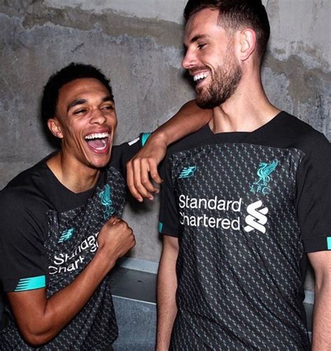 Controlling the game from rb position. Pin by Martyna on trent alexander arnold. | Liverpool ...