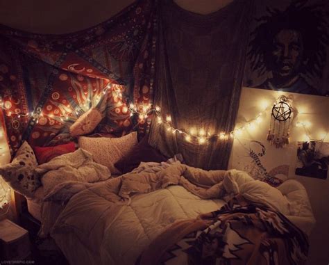 Hipsters have wholeheartedly embraced a minimalist trend and elegance that is effortlessly more inventive than the mainstream developments. Hipster&Tumblr Bedroom Ideas 💛 | Indie bedroom, Hipster ...