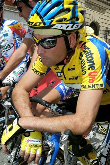 Photos of il pirata from 1994 to 2003. Marco Pantani dieci anni dopo: fotostoria del Pirata ...