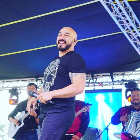 Aseguró que este era el video más esperado, luego de que un tatuador tapatío dijo que había borrado el dibujo que lupillo decidió hacerse cuando mantuvo una relación fugaz con la cantante belinda. Lupillo Rivera confiesa qué hará con el tatuaje de la cara ...