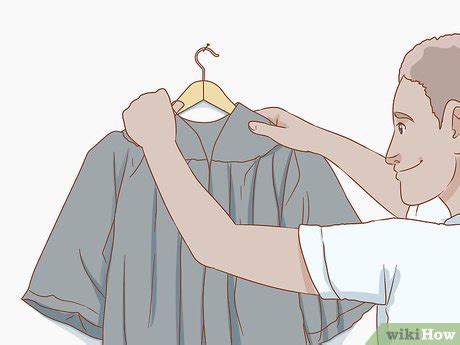 See full list on wikihow.com 3 Easy Ways to Get Wrinkles Out of a Graduation Gown - wikiHow