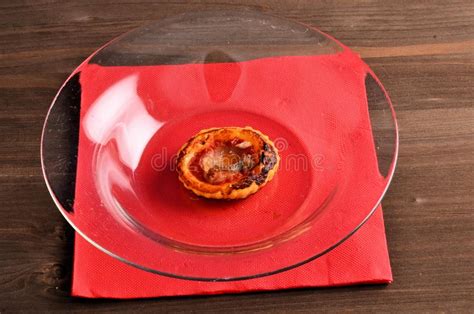 Anche gli alimenti più sani possono sopraffare il tuo budget di caloria se li mangiate all'eccesso. Pizza - Cibo Da Mangiare Con Le Mani In Ristorante ...