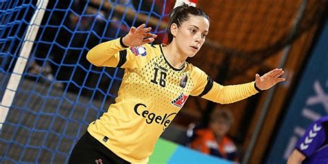 She participated at the 2009 world women's handball championship in china, winning a silver medal with the french team. Handball. Cléopatre Darleux revient dans le jeu ...