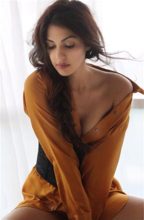 Rhea chakraborty's exclusive full interview with rajdeep, big secrets revealed | ssr death case. Rhea Chakraborty Photo Shoot | Actress Rhea Chakraborty ...