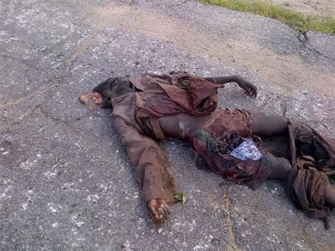 Nijeryalı militan ve boko grubunun çoğu bozulmamış olan shekau, ansaru ile çatışmaya girdi ve liderleri abu osama. Extremely Graphic: See pics of Boko Haram militants killed ...