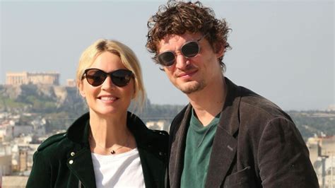 Niels schneider, en toute liberté. Virginie Efira se livre sur son couple avec Niels ...