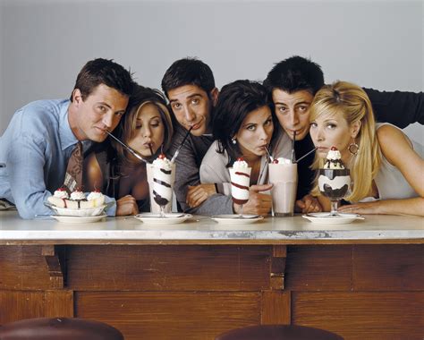 Kudrow revealed that the show is celebrating a big milestone this year, and. Was ist mit der Besetzung von 'Friends' vor 16 Jahren und ...