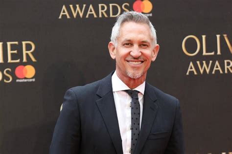 #gary is all of us right down to the end when he pulls out his phone ksdjksdjsdk #rio ferdinand #gary lineker #fc barcelona #leo messi #lionel messi #messi #leo. Gary Lineker to make World War II documentary