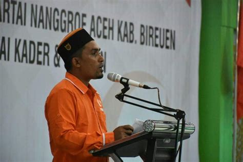 Demo yang berlangsung tertib tersebut mendapat sambutan baik dari ketua dprd sungai penuh fajran. Kerja Dewan Bukan Diukur dari Megahnya Kantor, Bupati Bek ...