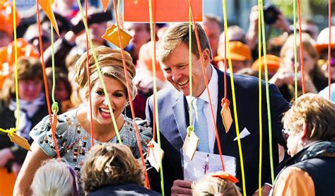 Op koningsdag hebben burgers geen vergunning nodig om op straat te venten. Koningsdag - Activiteiten - Winkelen in Leek