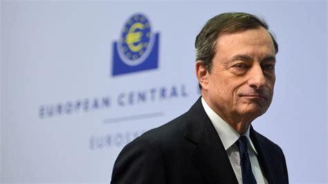 Zum höhepunkt der eurokrise 2012 entschied die europäische zentralbank unter mario draghi, anleihen. Mario Draghi, quel "Whatever it takes" entrato anche nella ...