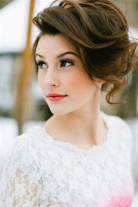 The braided half up hairstyle looks beautiful on brides with highlighted hair. How to Rock the Perfect Wedding Hairstyles for Short Hair ...