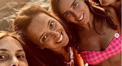 Penciler images created under the name: Toscana, selfie al mare per Maria Elena Boschi: diluvio di ...