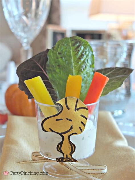 I'm really glad that they did a thanksgiving special because you don't see too many thanksgiving specials, movies or tv episodes. Charlie Brown Thanksgiving - Snoopy - Peanuts Turkey Dinner