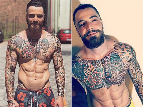A foto é de ontem lá em ny, mas já estou de bermuda, descalço e sem. Tem mais de 180! Felipe Titto finaliza mais uma de suas tatuagens